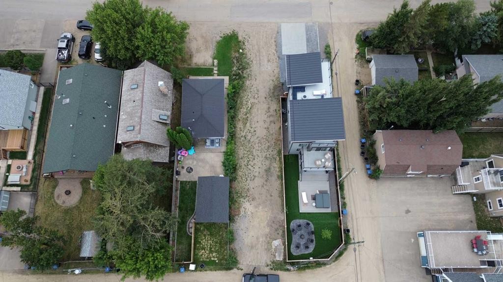 5017 42 Street, Sylvan Lake, AB