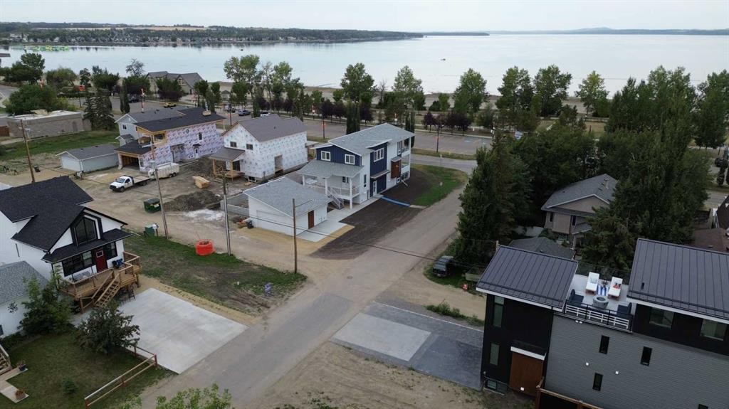 5017 42 Street, Sylvan Lake, AB
