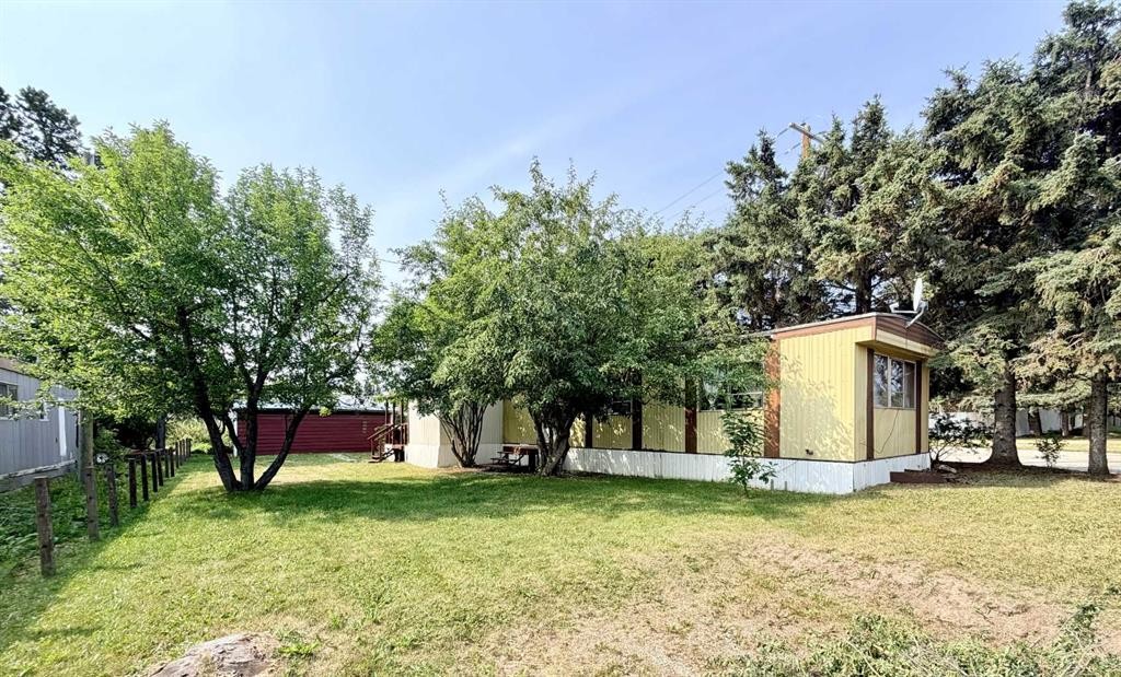 5039 51 Avenue, Caroline, AB - Outdoor