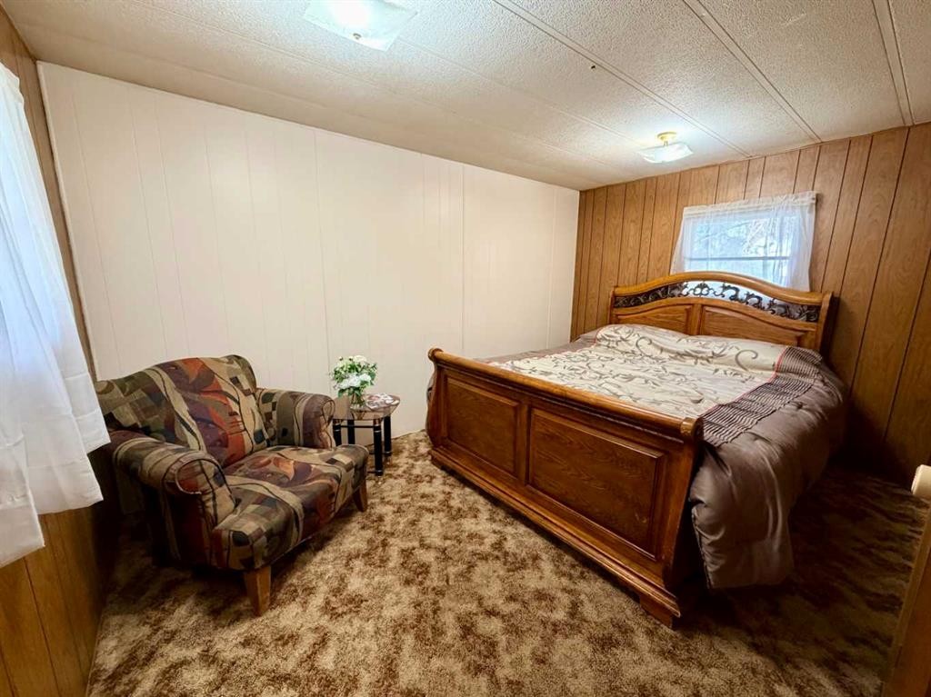 5039 51 Avenue, Caroline, AB - Indoor Photo Showing Bedroom
