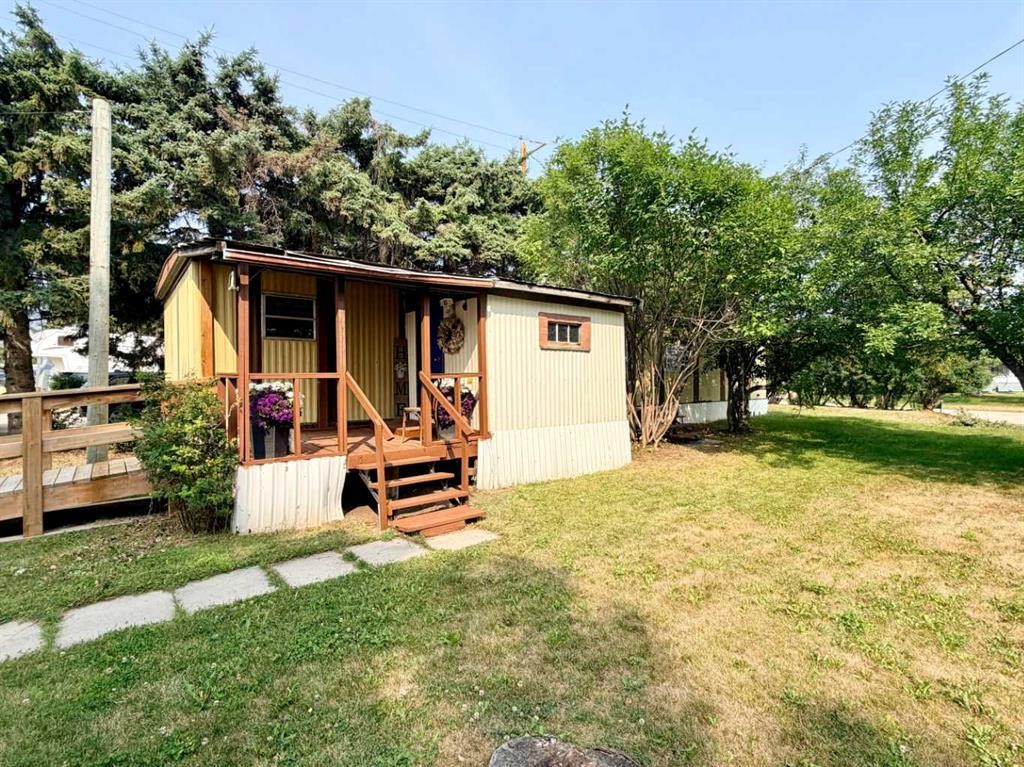 5039 51 Avenue, Caroline, AB - Outdoor With Deck Patio Veranda