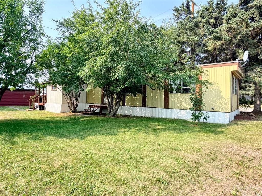 5039 51 Avenue, Caroline, AB - Outdoor