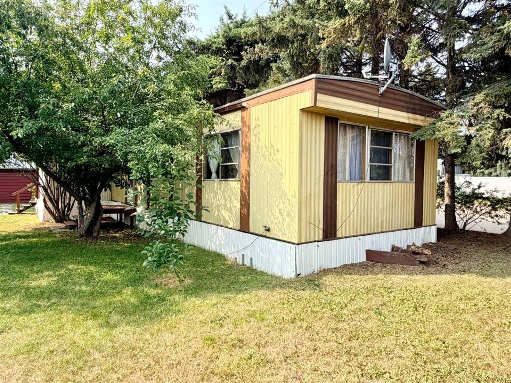 5039 51 Avenue, Caroline, AB - Outdoor