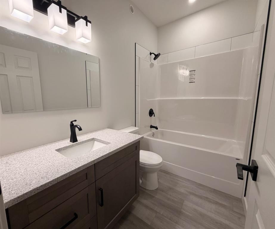 114 Alberta Street, Kingman, AB - Indoor Photo Showing Bathroom