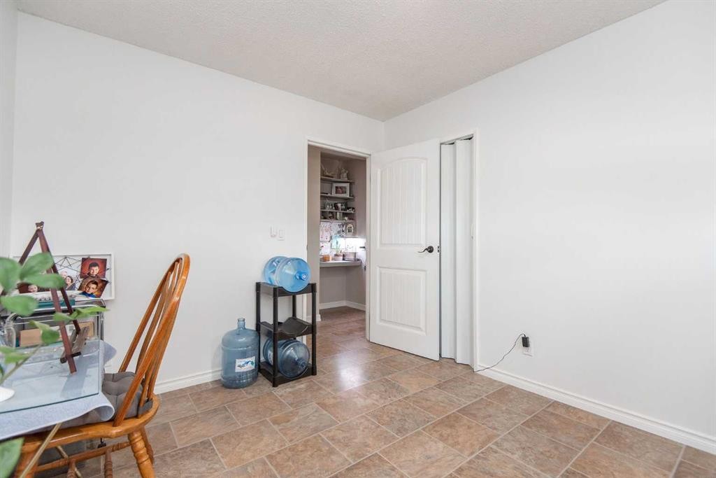4606 51 Avenue, Bentley, AB - Indoor