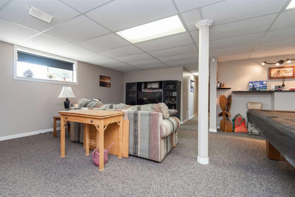 4606 51 Avenue, Bentley, AB - Indoor