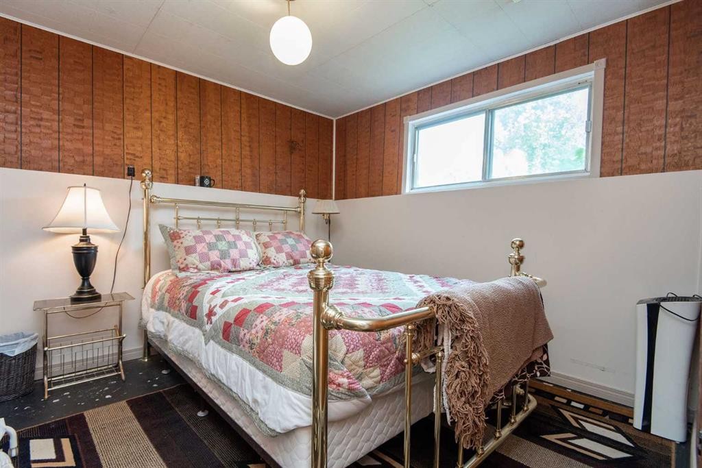 4606 51 Avenue, Bentley, AB - Indoor Photo Showing Bedroom