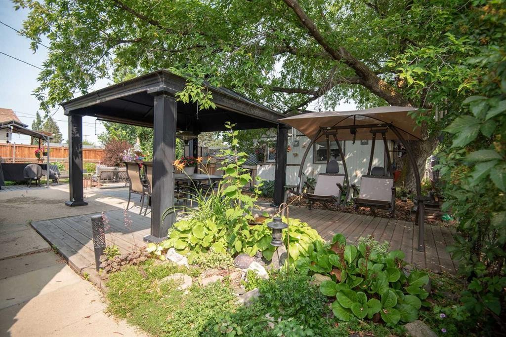 4606 51 Avenue, Bentley, AB - Outdoor
