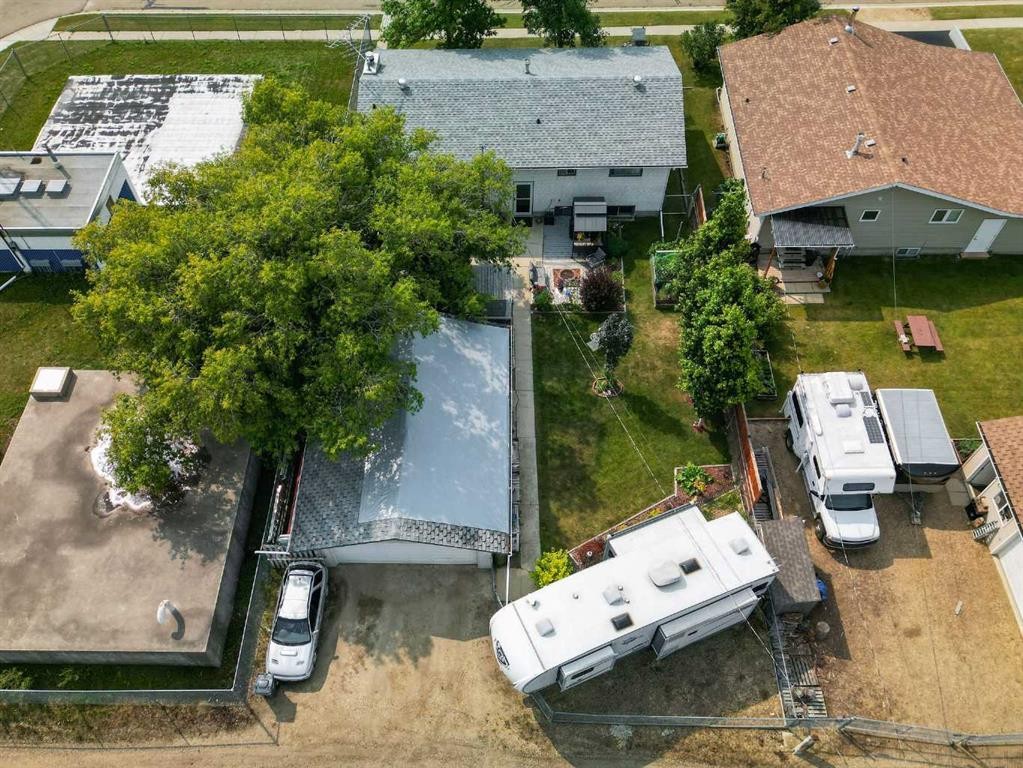 4606 51 Avenue, Bentley, AB - Outdoor