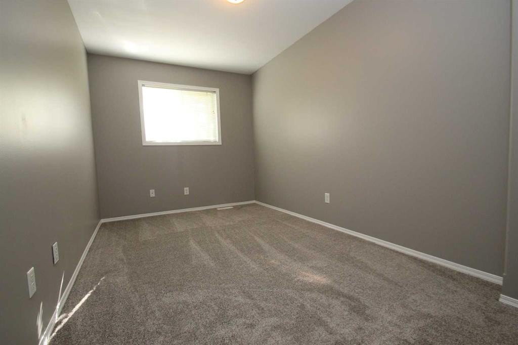 52-73 Addington Drive, Red Deer, AB - Indoor Photo Showing Other Room