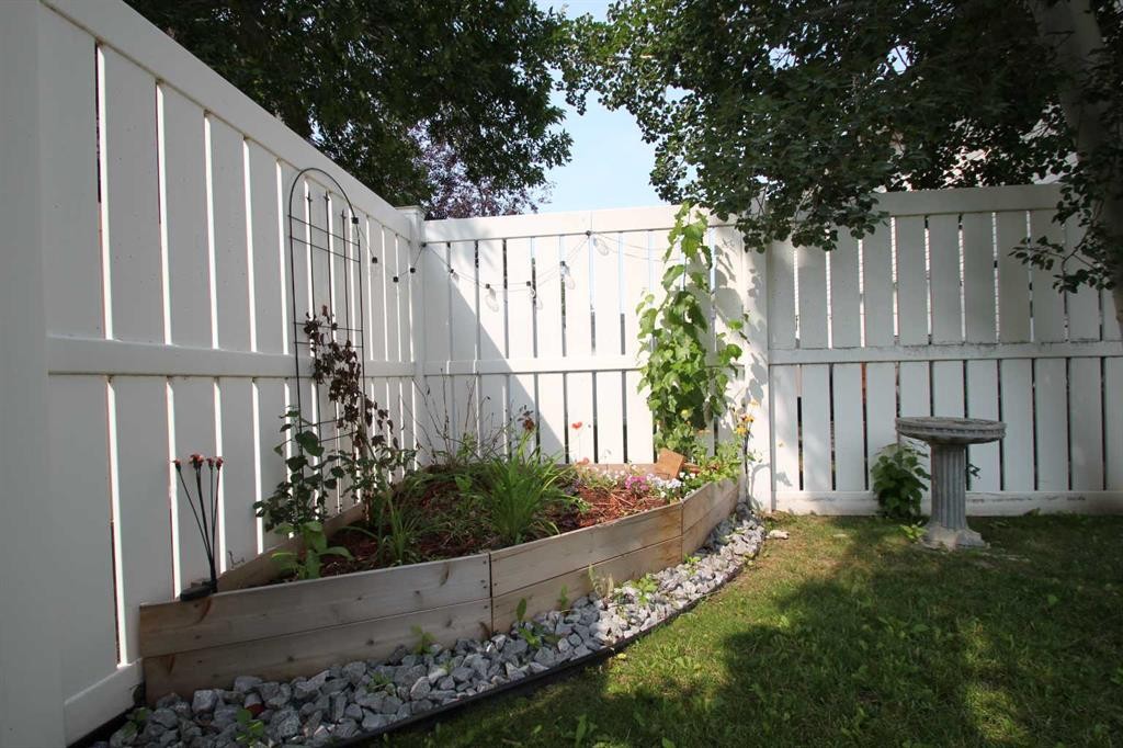 52-73 Addington Drive, Red Deer, AB - Outdoor With Exterior