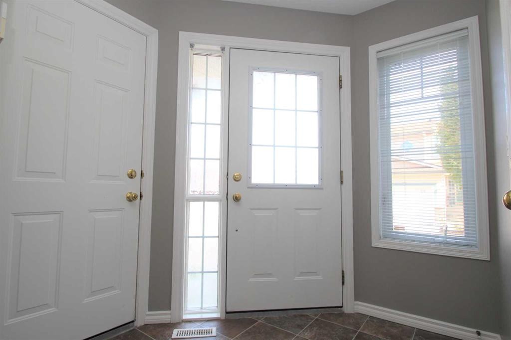 52-73 Addington Drive, Red Deer, AB - Indoor Photo Showing Other Room