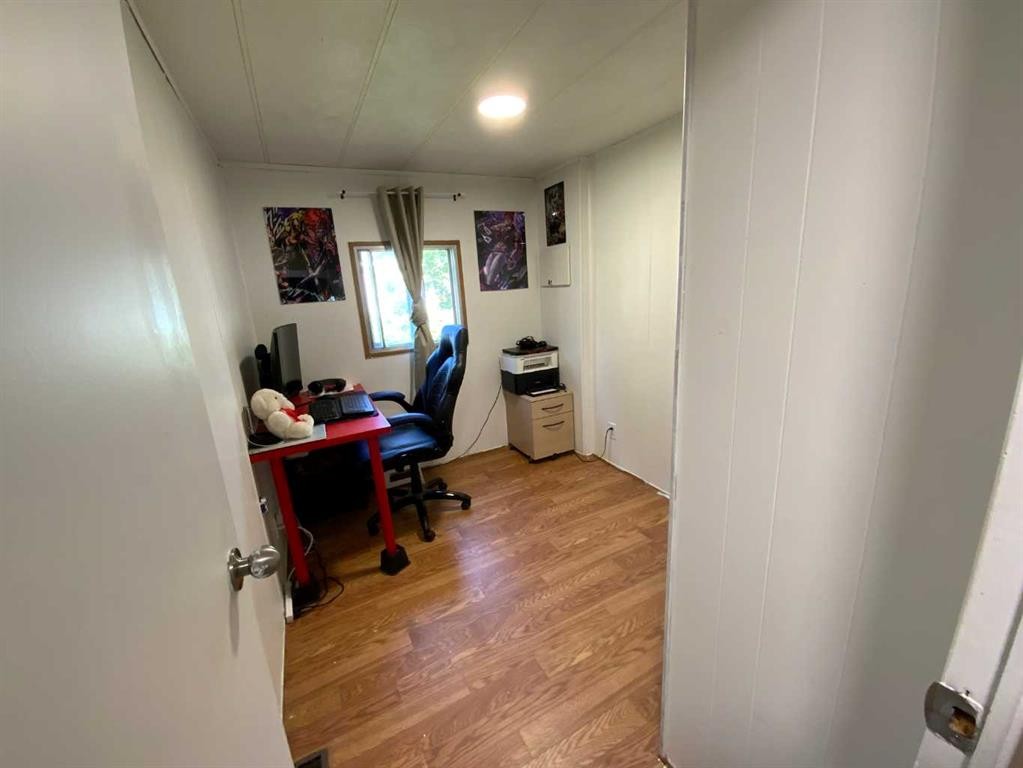 25 Mobile Drive Ne, Three Hills, AB