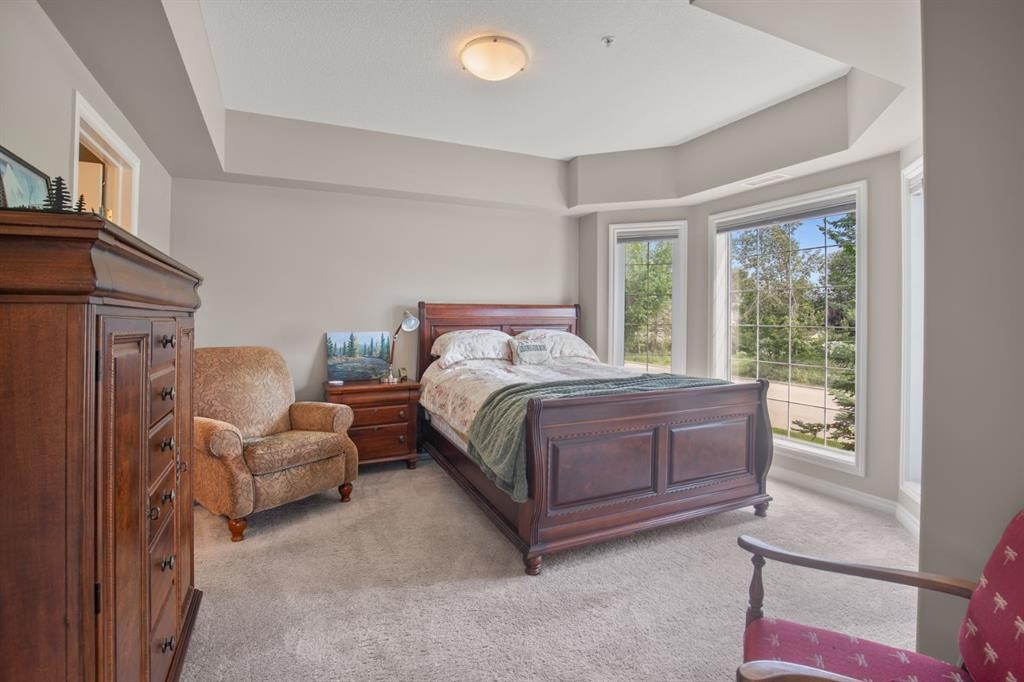 226-6 Michener Boulevard, Red Deer, AB - Indoor Photo Showing Bedroom