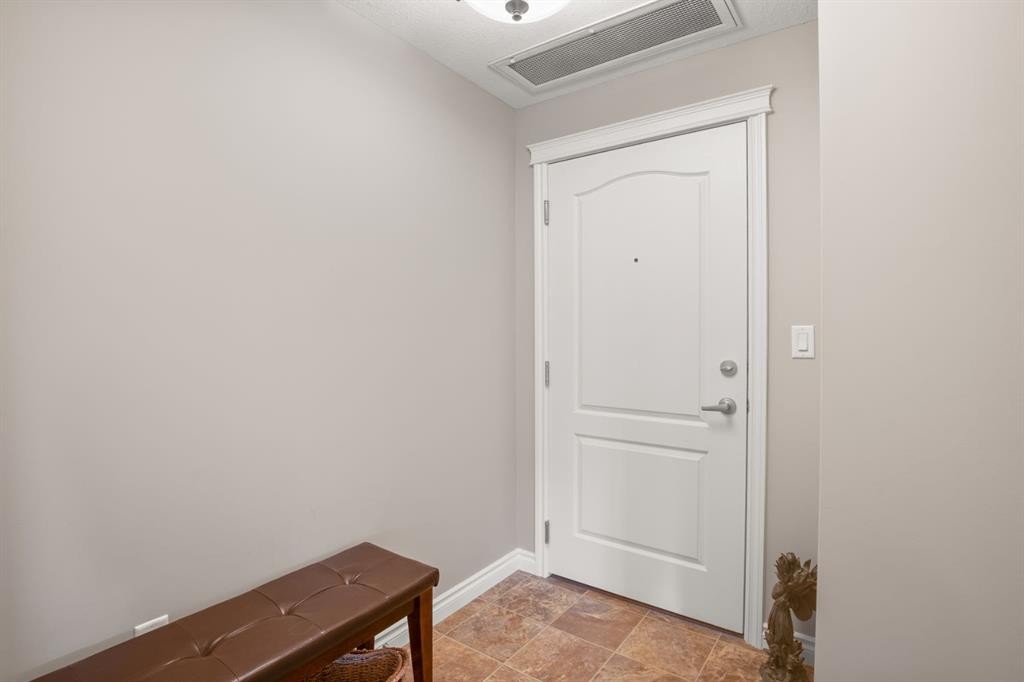 226-6 Michener Boulevard, Red Deer, AB - Indoor Photo Showing Other Room