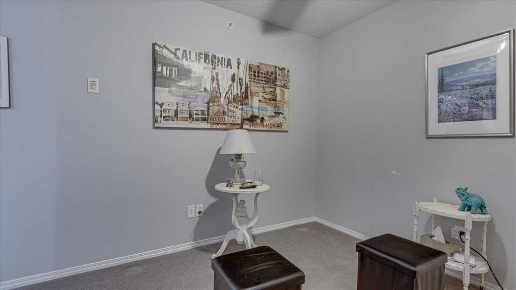 410-3 Broadway Rise, Sylvan Lake, AB - Indoor Photo Showing Other Room