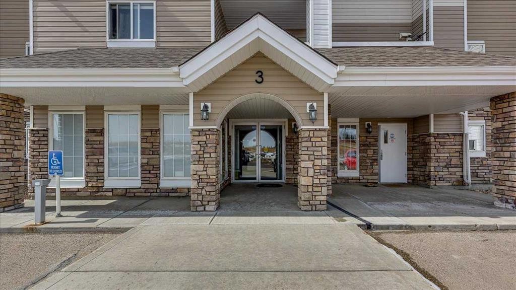 410-3 Broadway Rise, Sylvan Lake, AB - Outdoor With Facade