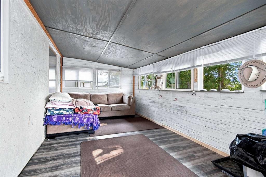 4310 54 Avenue, Olds, AB - Indoor