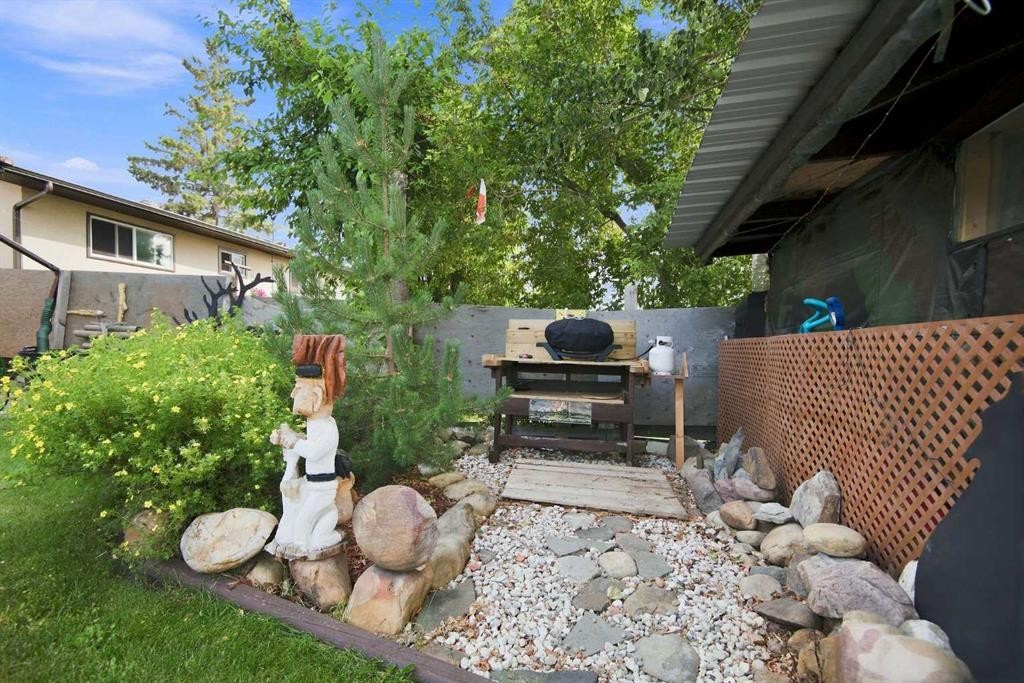 4310 54 Avenue, Olds, AB - Outdoor