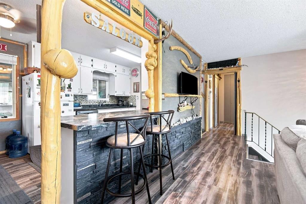4310 54 Avenue, Olds, AB - Indoor