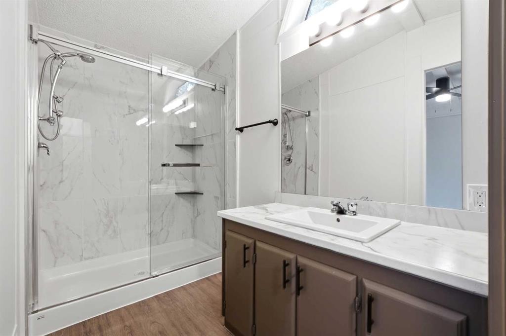 6960 63 Avenue, Red Deer, AB