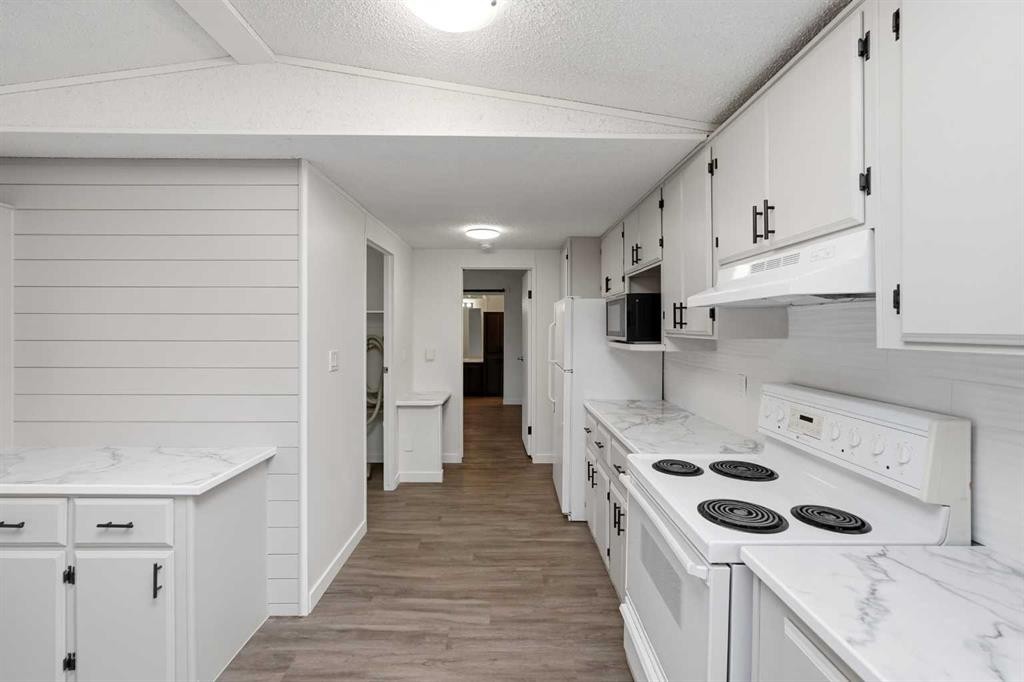 6960 63 Avenue, Red Deer, AB
