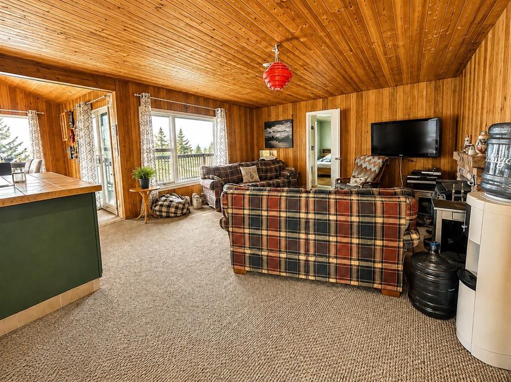 745 Elk Street, Sunbreaker Cove, AB