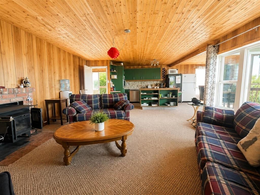 745 Elk Street, Sunbreaker Cove, AB