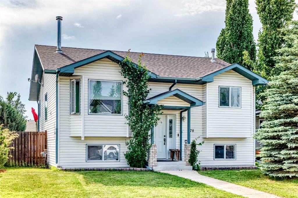 78 Drummond Avenue, Red Deer, AB - Outdoor With Facade