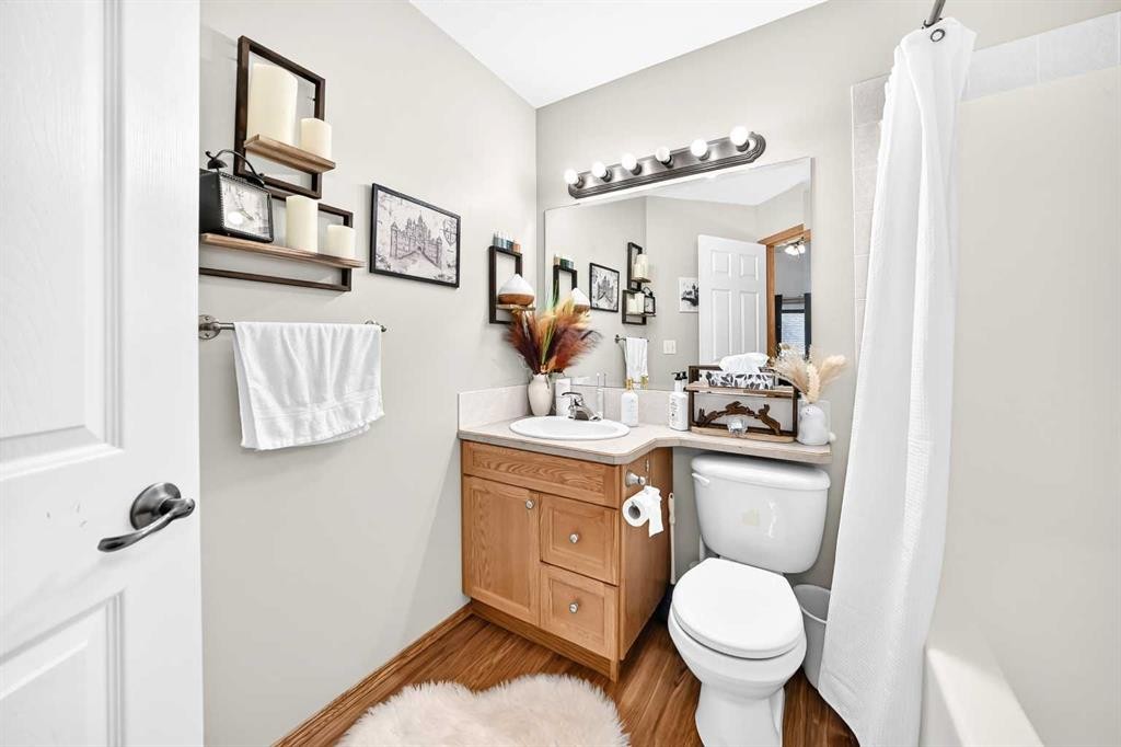 78 Drummond Avenue, Red Deer, AB - Indoor Photo Showing Bathroom