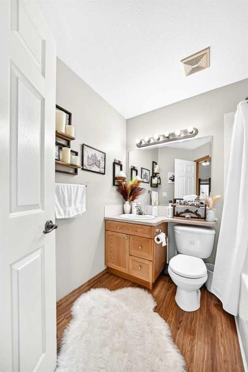 78 Drummond Avenue, Red Deer, AB - Indoor Photo Showing Bathroom