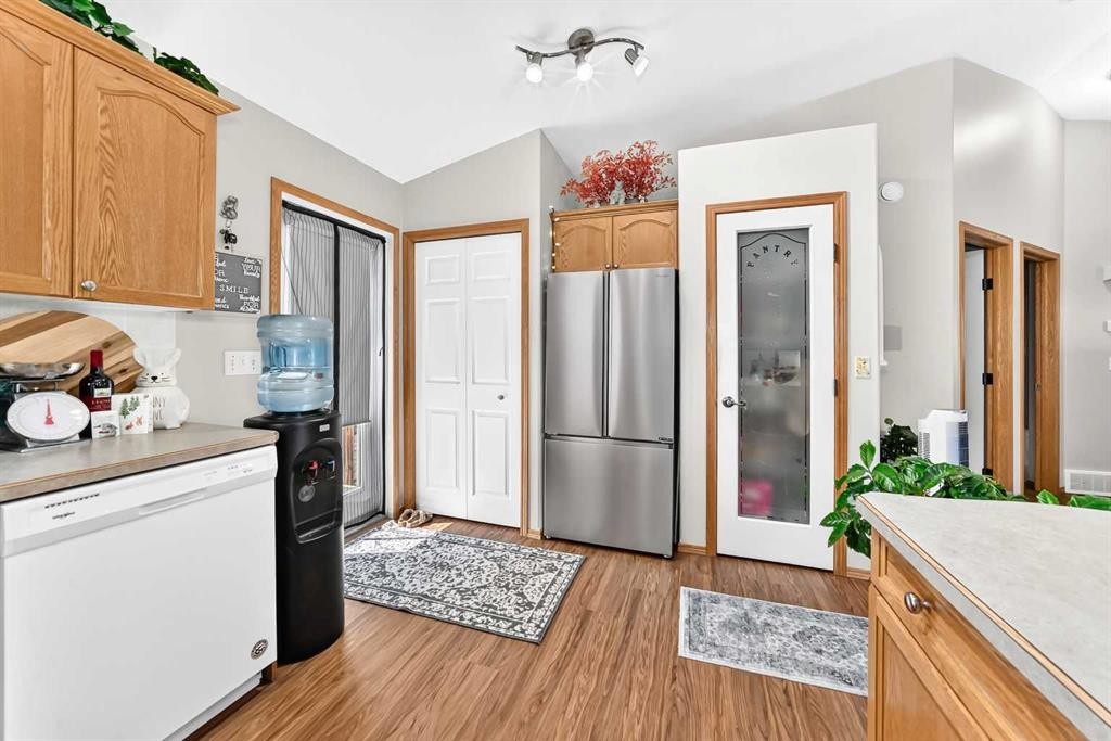 78 Drummond Avenue, Red Deer, AB - Indoor Photo Showing Kitchen