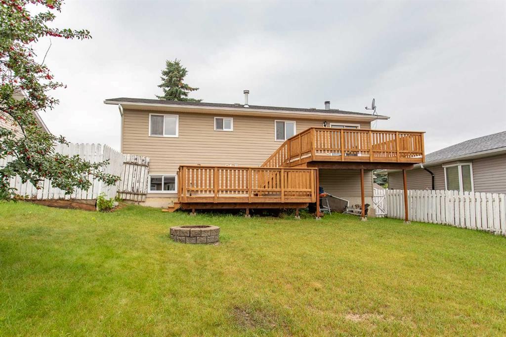 22 Bruns Crescent, Lacombe, AB - Outdoor With Deck Patio Veranda With Exterior