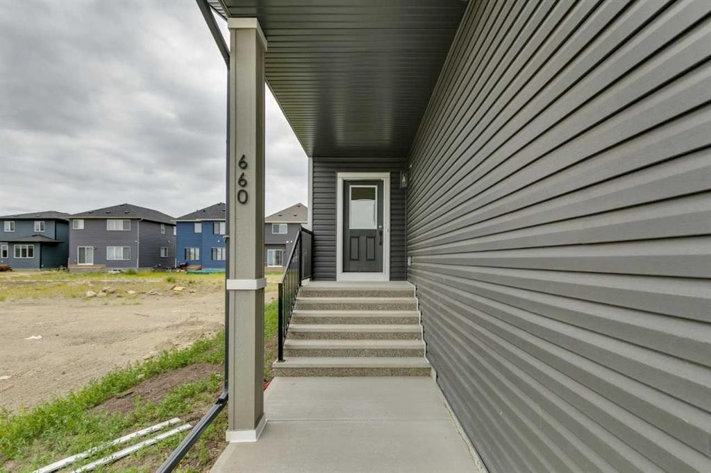 660 Clearwater Heath, Chestermere, AB - Outdoor