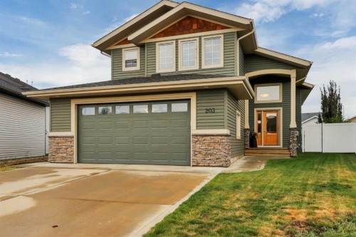 203 Cedar Square  Blackfalds, AB T4M 0A4