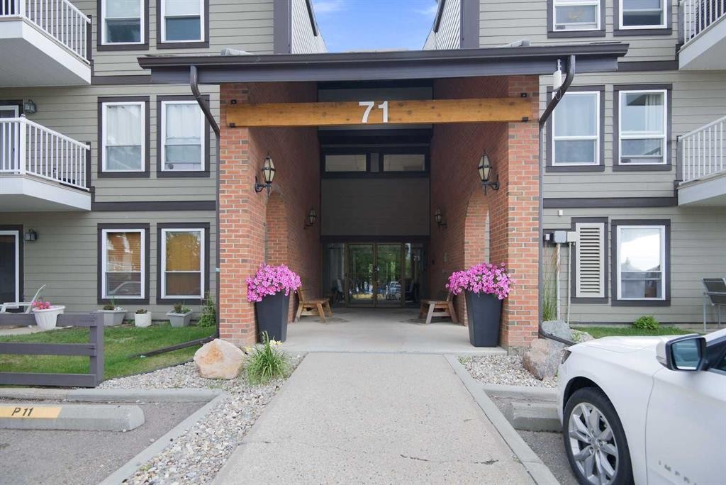 305-71 Cosgrove Crescent, Red Deer, AB - Outdoor