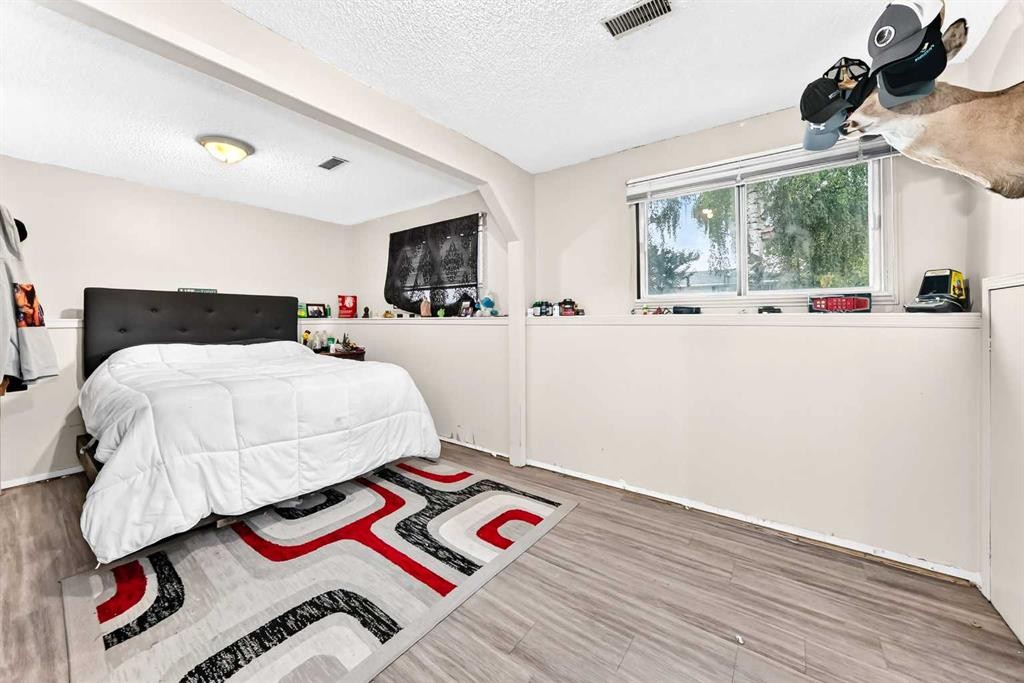 165 Wilson Crescent, Red Deer, AB - Indoor Photo Showing Bedroom