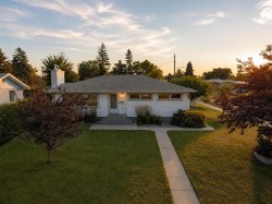 4021 Embury Crescent Red Deer, AB T4N 2S8
