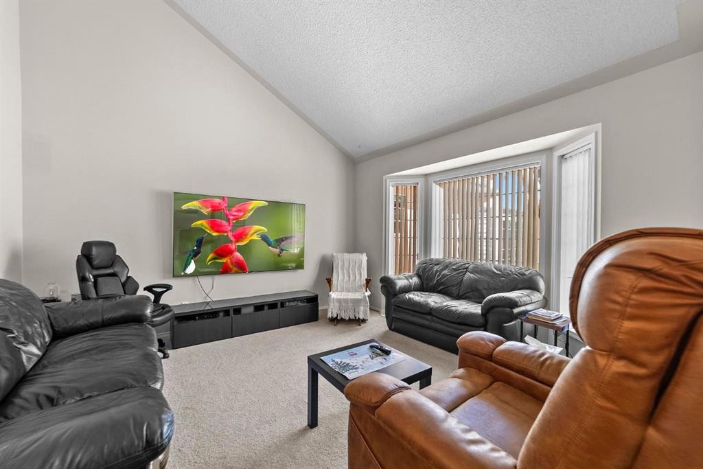 2-5014 56 Street, Camrose, AB - Indoor Photo Showing Living Room