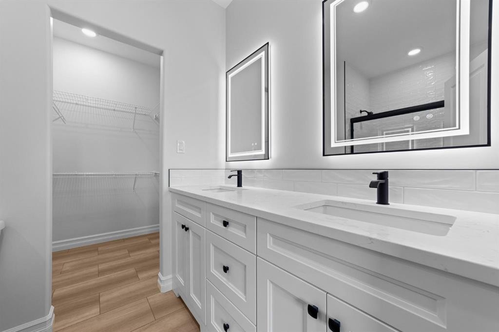 5737 55 Avenue, Camrose, AB - Indoor Photo Showing Other Room