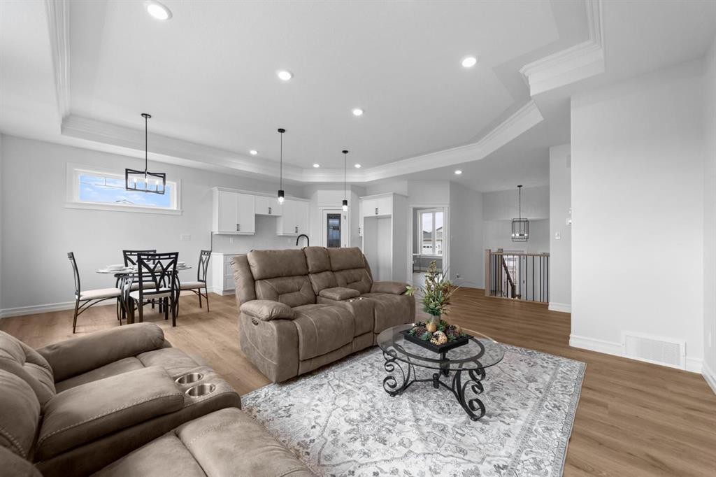 5737 55 Avenue, Camrose, AB - Indoor Photo Showing Living Room