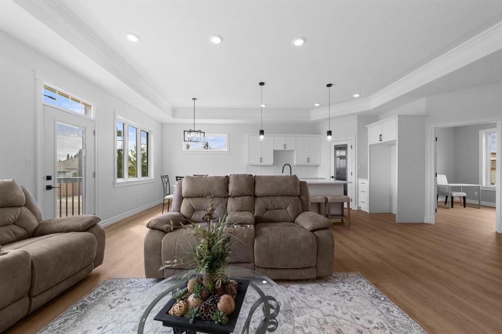 5737 55 Avenue, Camrose, AB - Indoor Photo Showing Living Room