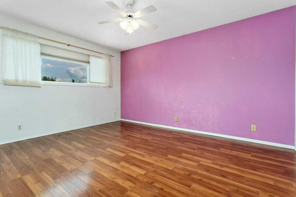 6739 59Th Avenue, Red Deer, AB - Indoor Photo Showing Other Room