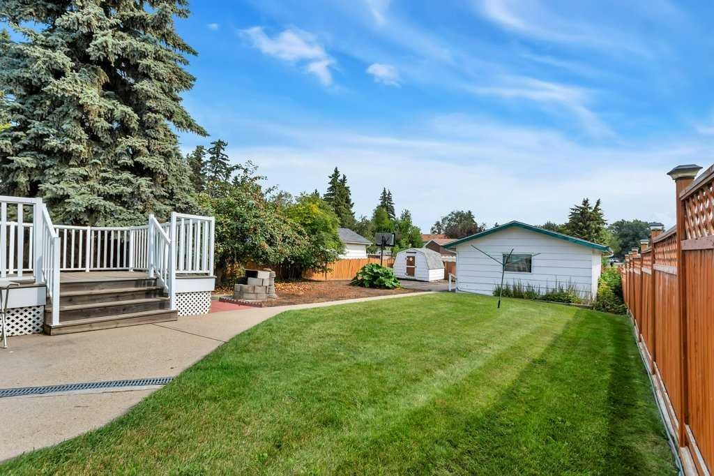 6739 59Th Avenue, Red Deer, AB - Outdoor