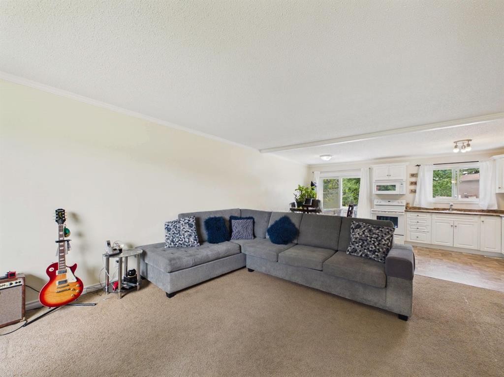 42 Greenham Drive, Red Deer, AB - Indoor Photo Showing Living Room