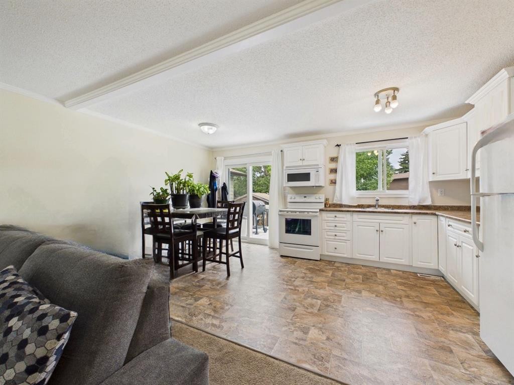 42 Greenham Drive, Red Deer, AB - Indoor