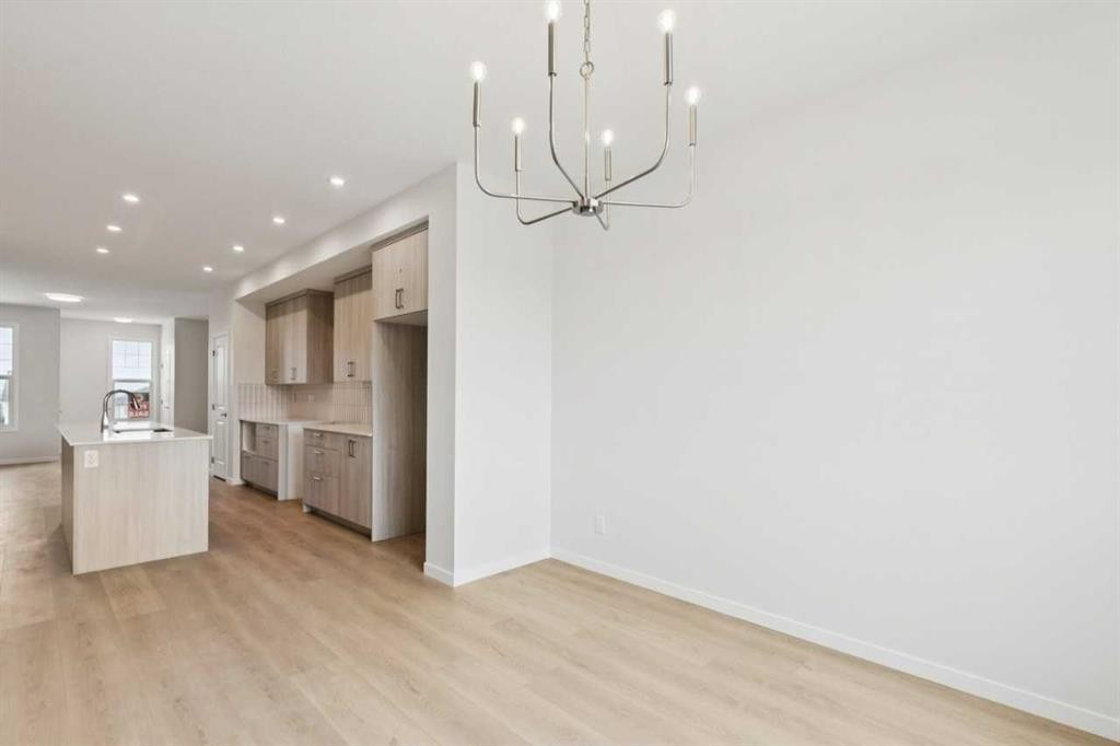 65 Aquila Terrace Nw, Calgary, AB - Indoor Photo Showing Kitchen