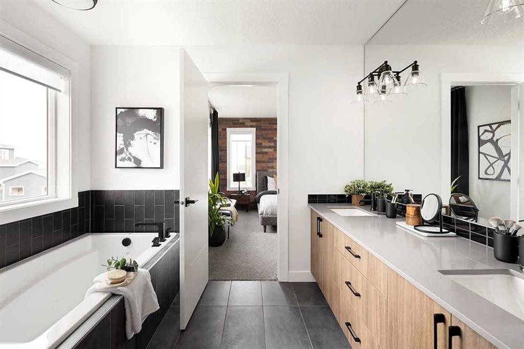 63 Annette Hill Nw, Calgary, AB - Indoor Photo Showing Bathroom