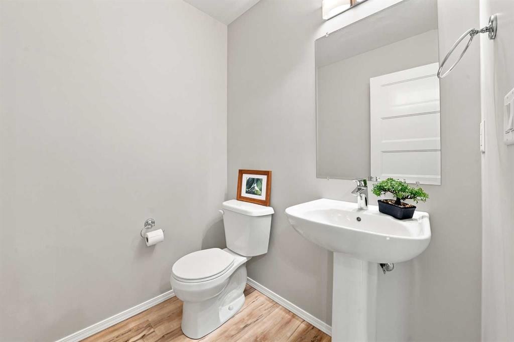 27 Golden Crescent, Red Deer, AB - Indoor Photo Showing Bathroom