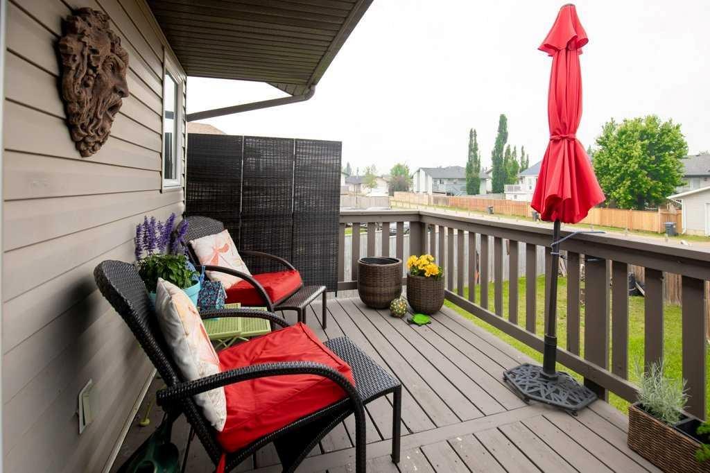 10 Hansen Close, Sylvan Lake, AB - Outdoor With Deck Patio Veranda With Exterior